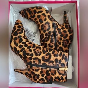 Vince Camuto Boots, Size 7, leopard print, new in box